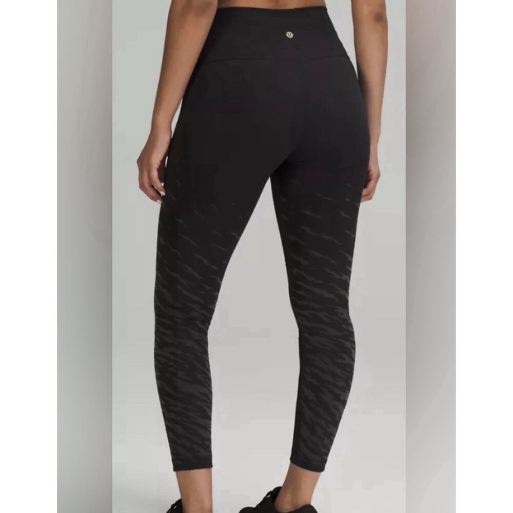 Lululemon Lunar New Year Limited Edition Wunder Under High Rise Tight 26” Size 2